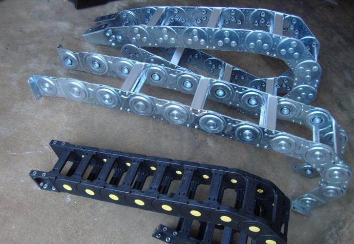 机床钢制拖链 产品描述:钢铝拖链规格钢铝拖链主要有两种类型,分别是